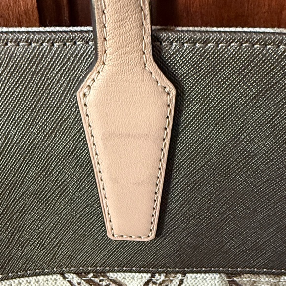 Coach Seashell Print Large Tote - Brown and Cream with multiple pockets - Picture 13 of 16